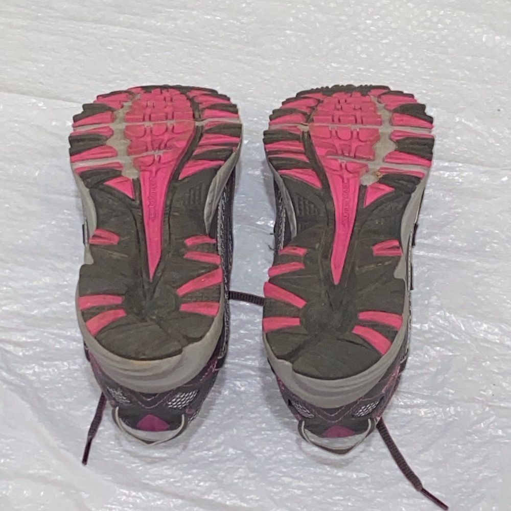 New Balance AII Terrain 411 V2 Gray and Pink Hiking Trail Shoes Sz, 6.5 Unisex - Picture 10 of 11
